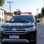 Viatura da PCDF em rua de São Sebastião durante prisão de foragido acusado de estupro.