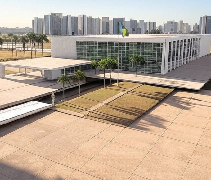Edifício do STF em Brasília, representando julgamento de embargos de PMs pelo 8 de janeiro.