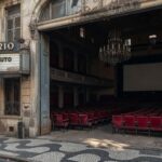Sala de cinema vazia em São Paulo simbolizando luto pela morte de Robert Duvall, ator de O Poderoso Chefão.
