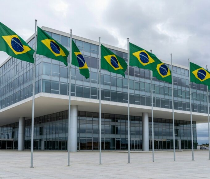 Edifício do Tribunal de Justiça em Brasília, simbolizando defesa legal e delação premiada no Brasil.