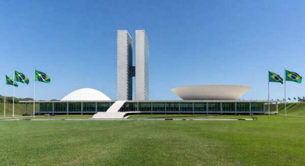 Fachada da Câmara dos Deputados em Brasília, simbolizando debate sobre escala 6x1 e busca por consenso entre setores.