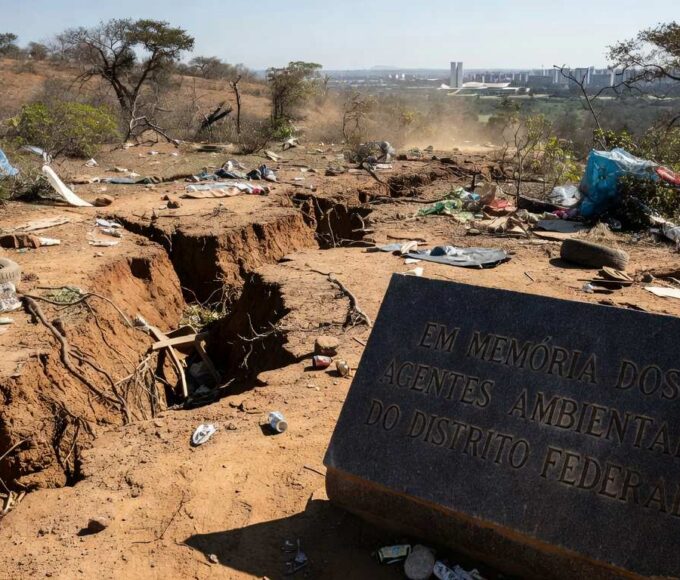 Edifício da CLDF em Brasília com área ambiental degradada ao fundo, representando homenagem a agentes ambientais em meio a críticas por falta de ações concretas.