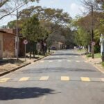 Rua no Gama com sinalização de Zona 30 e novas regras de trânsito