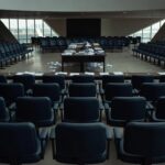 Prédio da Câmara Legislativa do DF em Brasília ao entardecer, simbolizando pautas emperradas